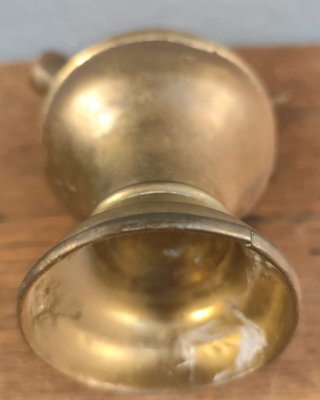 Pequeño botijo de latón mediados siglo XX