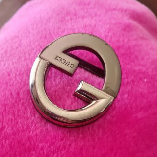 Fibbia cintura Gucci argento.