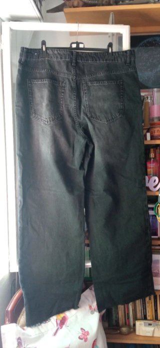 Pantalón vaquero negro Mango