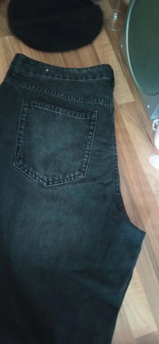 Pantalón vaquero negro Mango