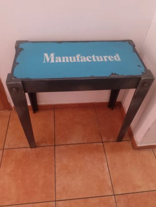 Mesa auxiliar Manufactured azul y gris