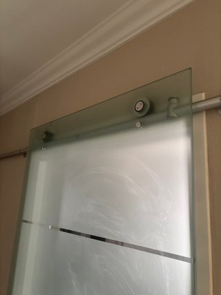 Puerta corredera de cristal esmerilado. 83cm/216cm