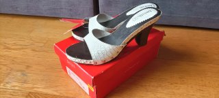 Sandalias tacón Belatti blancas talla 40