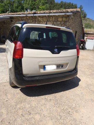Peugeot 5008 2013