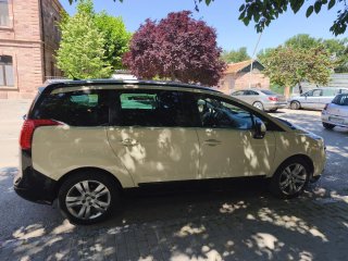 Peugeot 5008 2013