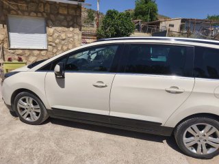 Peugeot 5008 2013
