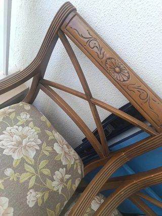 Juego de 2 sillas de madera con tapizado floral