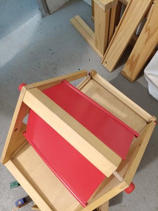Casa de madera para muñecas