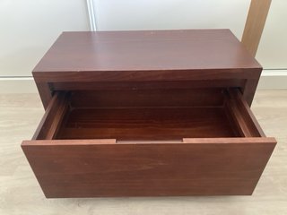 Mueble auxiliar de madera