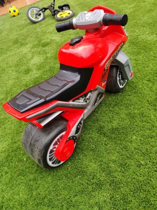 Moto correpasillos Molto Roja
