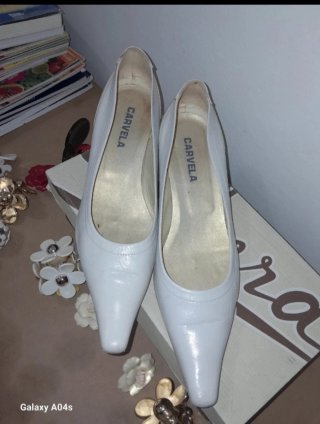 Zapatos de salón blancos Carvela