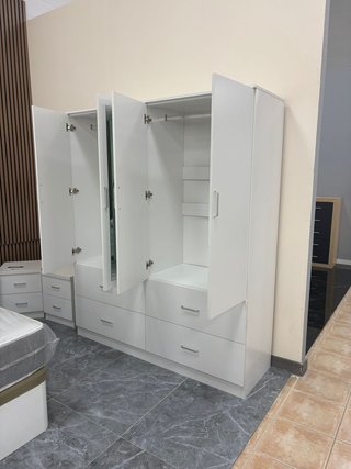 Armario 4 puertas blanco + 4 CAJONES