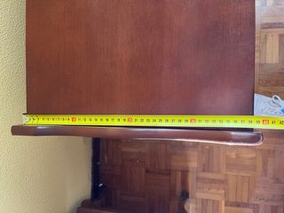Mesa auxiliar de madera