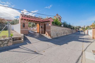 Chalet en venta en Ogíjares