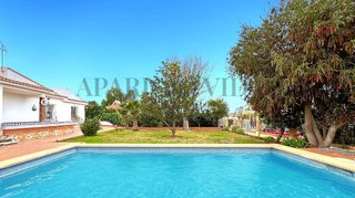 Chalet en venta en Manantiales - Lagar - Cortijo en Alhaurín de la Torre