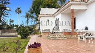 Chalet en venta en Manantiales - Lagar - Cortijo en Alhaurín de la Torre