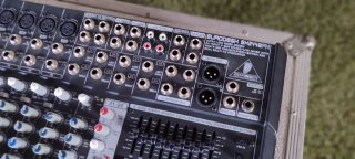 Behringer SX2442FX + flight case