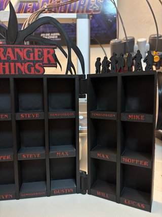 Organizador Funko Pop Stranger Things con bisagra