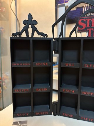 Organizador Funko Pop Stranger Things con bisagra
