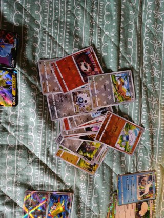 Lotto carte Pokémon Cina