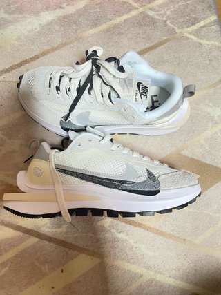Nike Deportivas Blancas y Grises