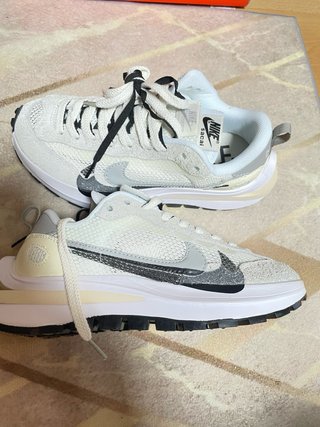 Nike Deportivas Blancas y Grises
