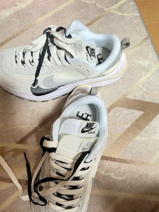 Nike Deportivas Blancas y Grises