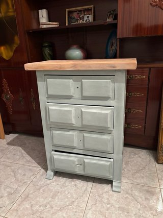 Mueble de madera restaurado