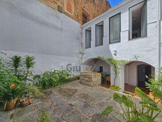 Casa adosada en venta en Ciudad Monumental en Cáceres