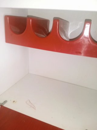 Mueble Comedor Blanco y Rojo