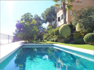 Chalet en alquiler en Pinares de San Antón en Málaga