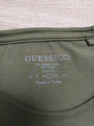 Camiseta Guess Verde Oliva Talla L