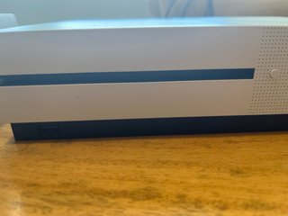 Xbox One S + Mando Azul + 2 Juegos