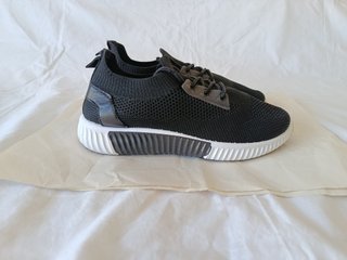 Zapatillas Deportivas Knit Negras - Tipo Calcetín