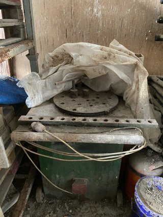 Máquina para hacer anclajes