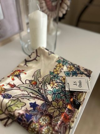 Pashmina con estampado floral y botánico