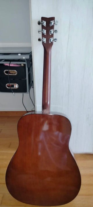 Chitarra acustica Yamaha