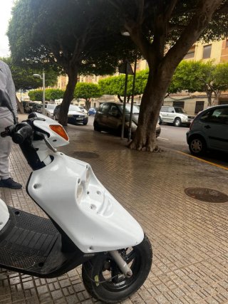 Yamaha Jog R Scooter Automática Blanca