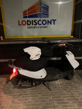 Yamaha Jog R Scooter Automática Blanca