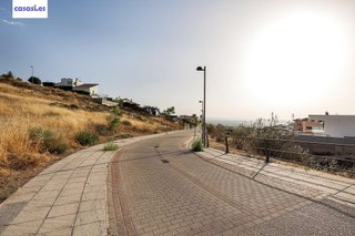 Terreno en venta en Zubia (La)
