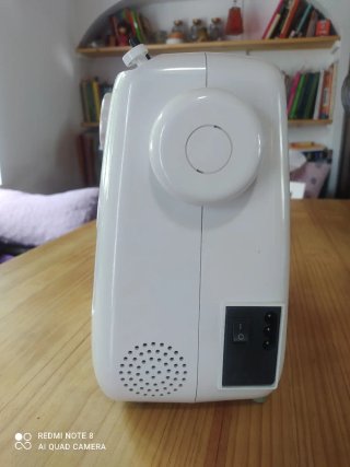 Máquina de coser Jata Génesis 695
