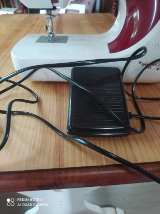 Máquina de coser Jata Génesis 695