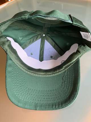 Cappellino da baseball verde con ricami
