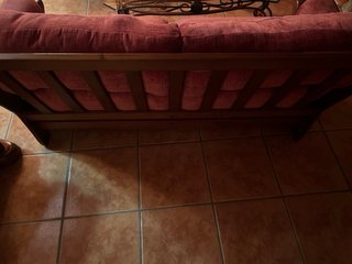 Sofá y 2 sillones de tela y madera