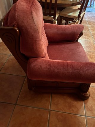 Sofá y 2 sillones de tela y madera