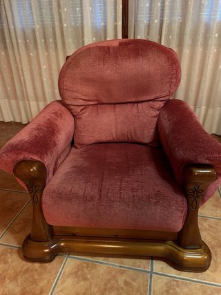 Sofá y 2 sillones de tela y madera