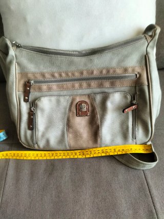 Bolso bandolera beige y gris