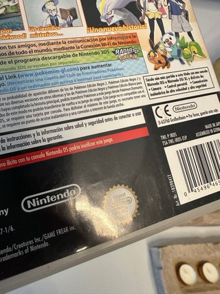 Caja original Pokémon Edición Blanca 2
