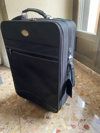 Maleta de viaje negra