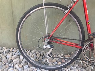 Bicicleta carretera vintage roja